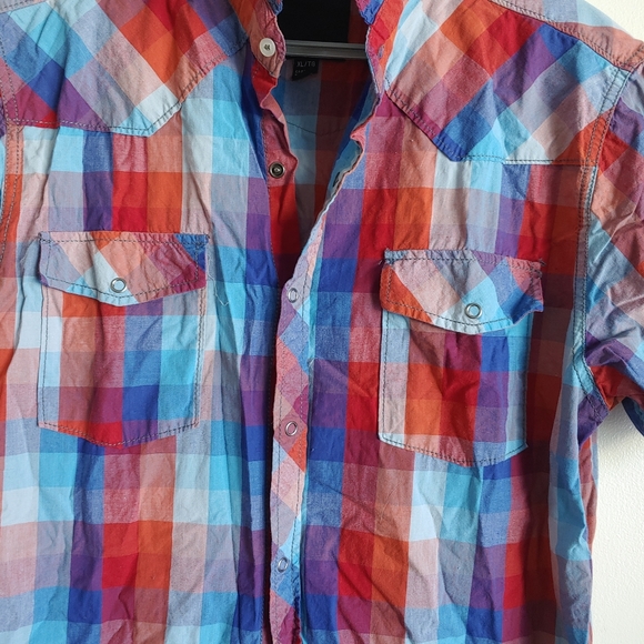 Shirt - Picture 2 of 3